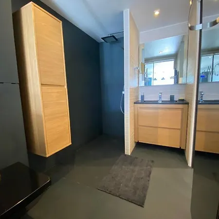 113, Port Ambonne Au Village Naturiste