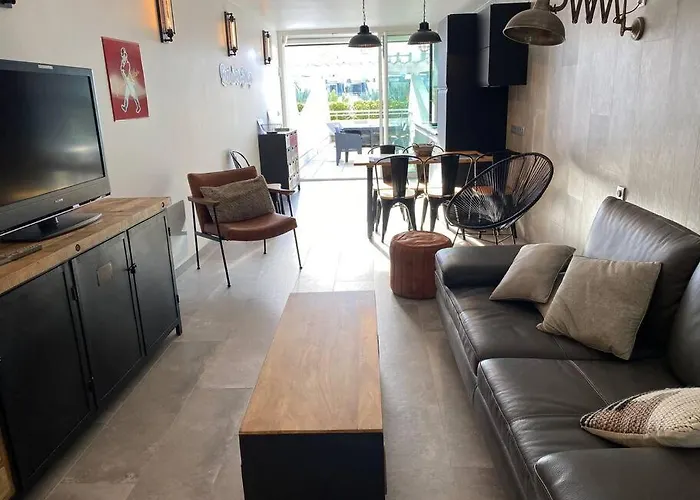 113, Port Ambonne Au Village Naturiste * Agde