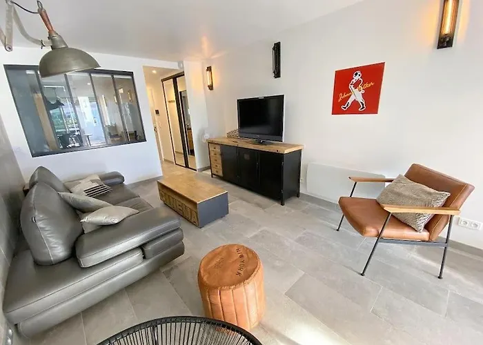 113, Port Ambonne Au Village Naturiste